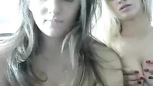 Шальные дамочки Nastya_kiss наминают большие сиськи