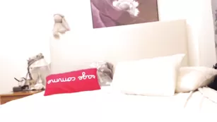 Sweeetxoxo куколка теребит свою киску