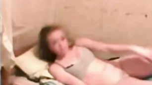 Вероника Еськина дрочит на кровати