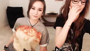 Молодые красотки Birdylovesit общаются во фри чате