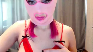 sexyalina шлюха в БДСМ маске сосет челен