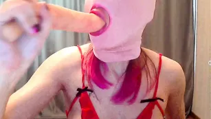 sexyalina шлюха в БДСМ маске сосет челен