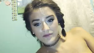 Тощая малышка Zodiacgrrrl занимается жарким сексом