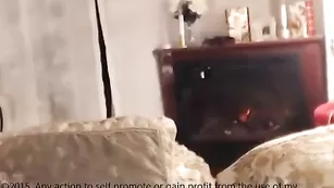 Зрелая кобыла missmina чпокается с игрушкой