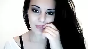 Sandra67 эффектная сучка сосет резиновый член