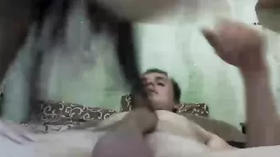 konfetti12 сладко сосет член