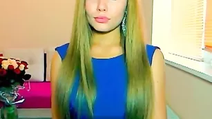 MandyDee сияет своей пиздой на камеру