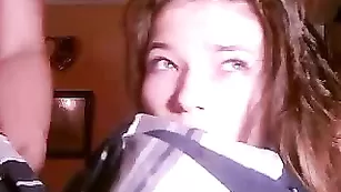 Знойная молодушка Energetiki получает сперму в ротик