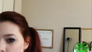 xxxbone показывает прелести