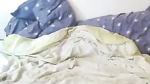 Juliastorm гоняет длинным резиновым членом