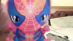 Большая мамочка xPARASVINGx получает сперму на пяточки