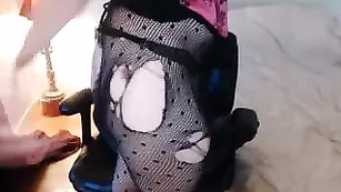 Престижная шлюшка maya_chan заводит сочным задом