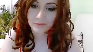 Minniecouple рыженькая красотка показывает свою письку