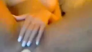 Азиатская шваль Lovehoneyx насаживается на резиновый кол