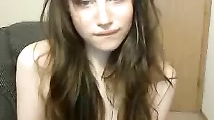 Сольные утехи от крутой шлюхи Cinnabelle