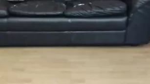 Сногсшибательная сучка на высоких каблуках sensualmyra эффектно трется перед камерой