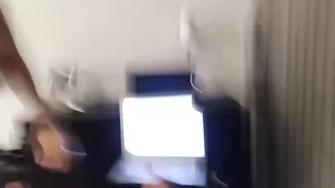 Сисястая бикса Melissa_sucre отсасывает мерзавцу хуй