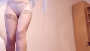 Зрелая блондинка Viviena играет с фаллоимитаторами