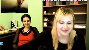 Дуэт сочных сучек office_alessia скромно показывают сисечки