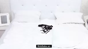 Сногсшибательная блондиночка jeaninnex показывает все свои прелести