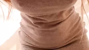 Девка с упругими сиськами really_hot_one показывает бритую киску