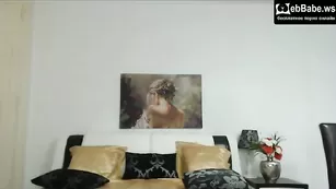 Удивительная самка ChampagneA ласкает бритую киску