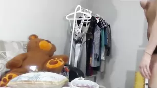 Строптивая шлюшка Milledyum жестко трахает очко