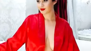 sofyajason яркая сучка показывает пилотку