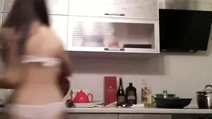 Русская красотка SexySu4ka общается во фри