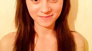 Русская развратница anngello4ek зарабатывает свои телом