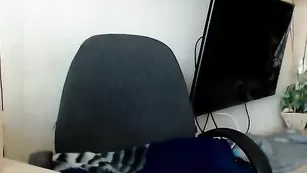 Sara242 показала попку во фри