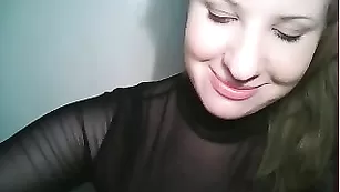 Модель imperiya мило общается в рунете