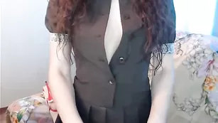 Маленькая кокетка littleann только учится совращать парней онлайн