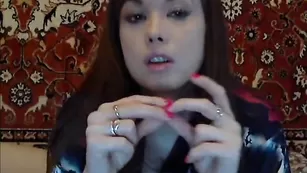 Домашняя проказница sexymouse раскрывает свое аппетитное тело