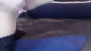 Пылкая курва hotsecretary бодро начиняет пизду своими пальчиками