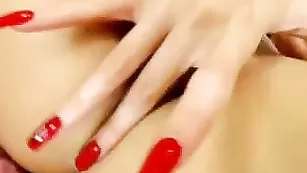 Bombinna эффектная брюнетка с нежной киской