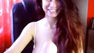 Sensual_Roxy долбит пизду фаллосом