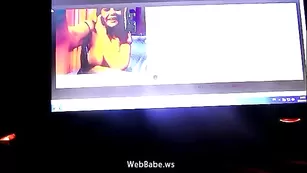 Красивая сучка в онлайн чате Deluxexxx попалась на камеру дрочера