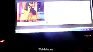 Красивая сучка в онлайн чате Deluxexxx попалась на камеру дрочера