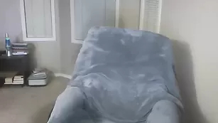 Сисястая кобыла Tiatitts_dd клево соблазняет аппетитными формами