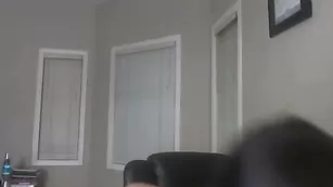 Сисястая кобыла Tiatitts_dd клево соблазняет аппетитными формами