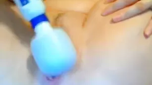 Огненная бикса WiredPussyy владеет классной мастурбацией клитора