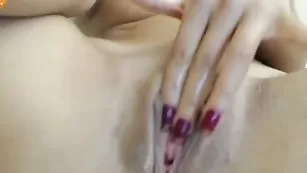 Огненная поблядушка cristinabella кончает в процессе вагинального траха