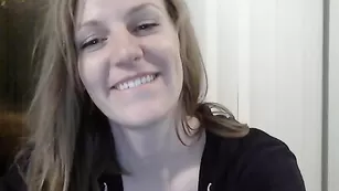 Biancaandhubby показывает сочную попку