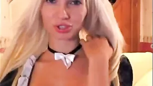 Сексуальная горничная SexySweetMasha