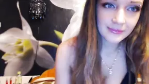 Скромная шлюшенция milena577 рассказывает на камеру интересные истории