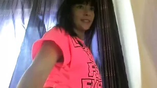 Смазливая звезда рунета Ooortina классно мнет сосочки