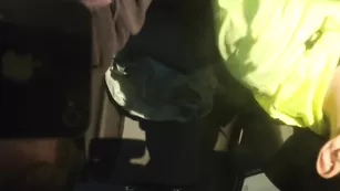 Шлюха сосет в машине