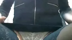 Рыжая хулиганка xyjiurahka проказничает на людях