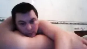 Чувак делает куни беременной телке